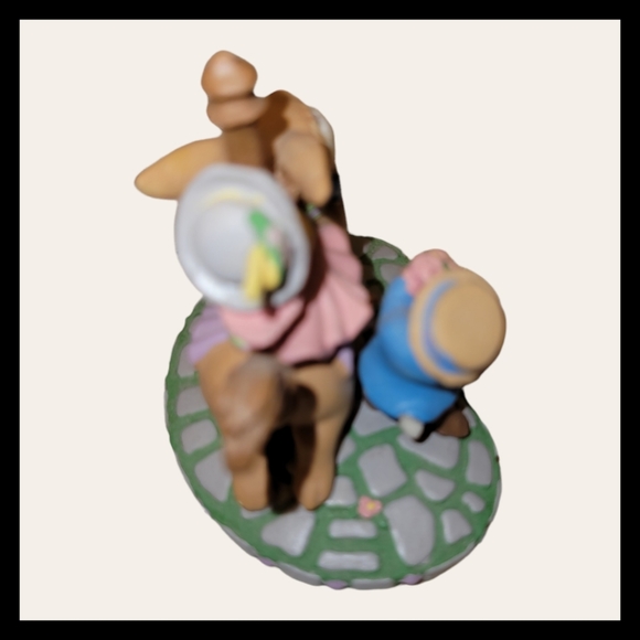 Avon Vintage Year Of The Rabbit Kathy Jeffers  1993 Fine Collectible Carousel - Picture 4 of 5